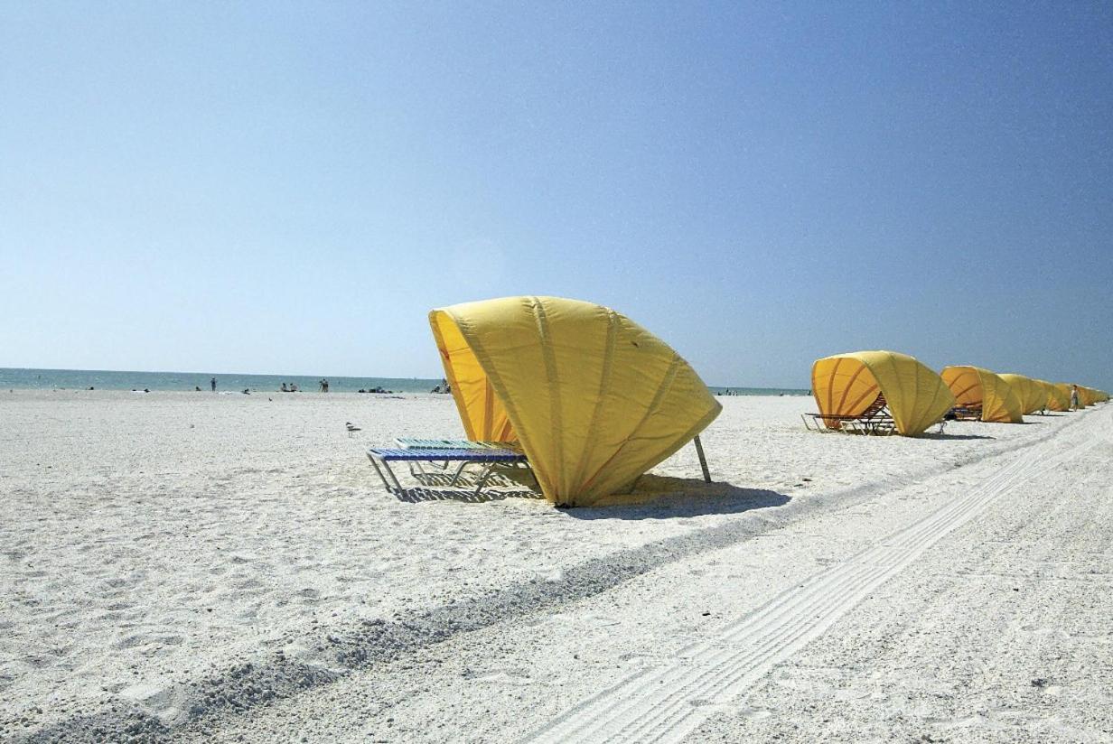 Beachside Motel 2*