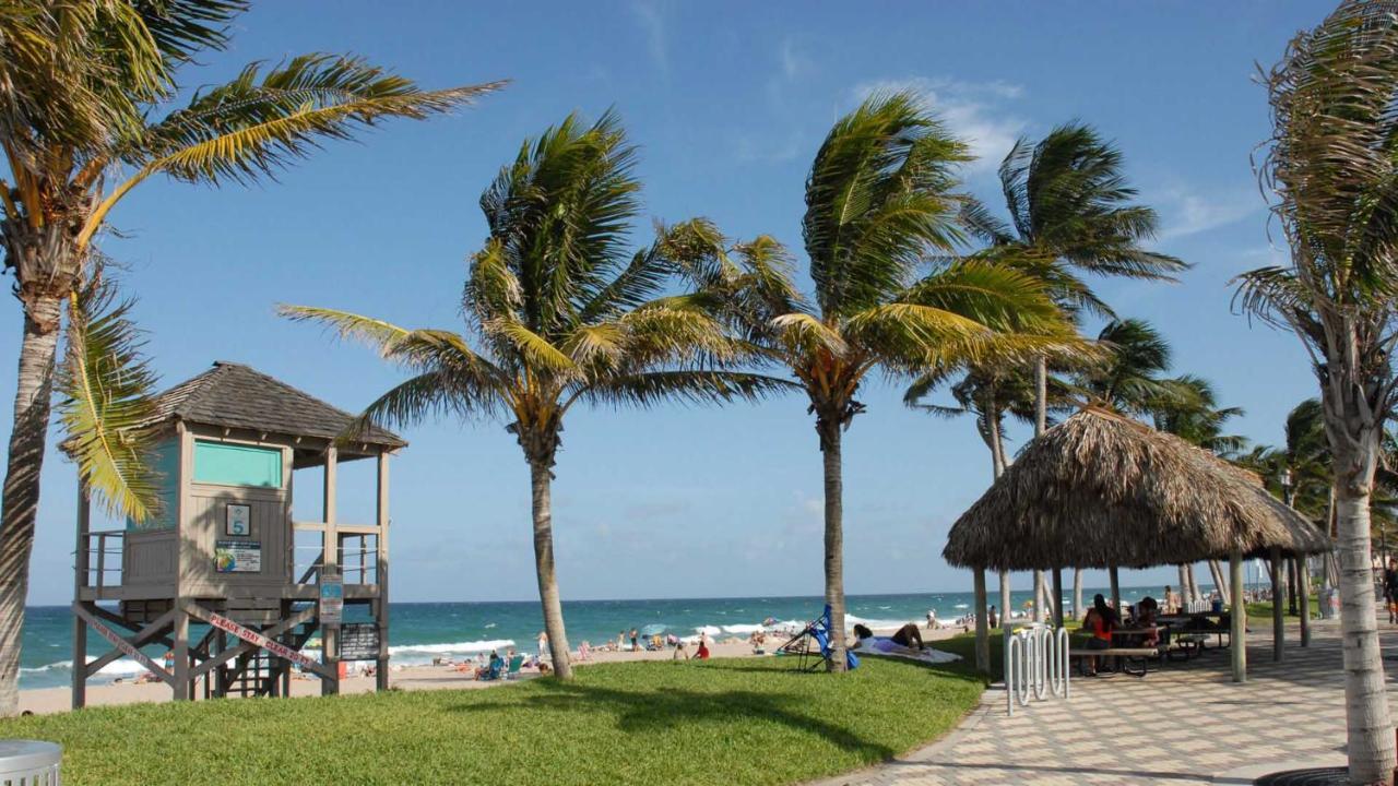 Club Lux By The Hotel Deerfield Beach