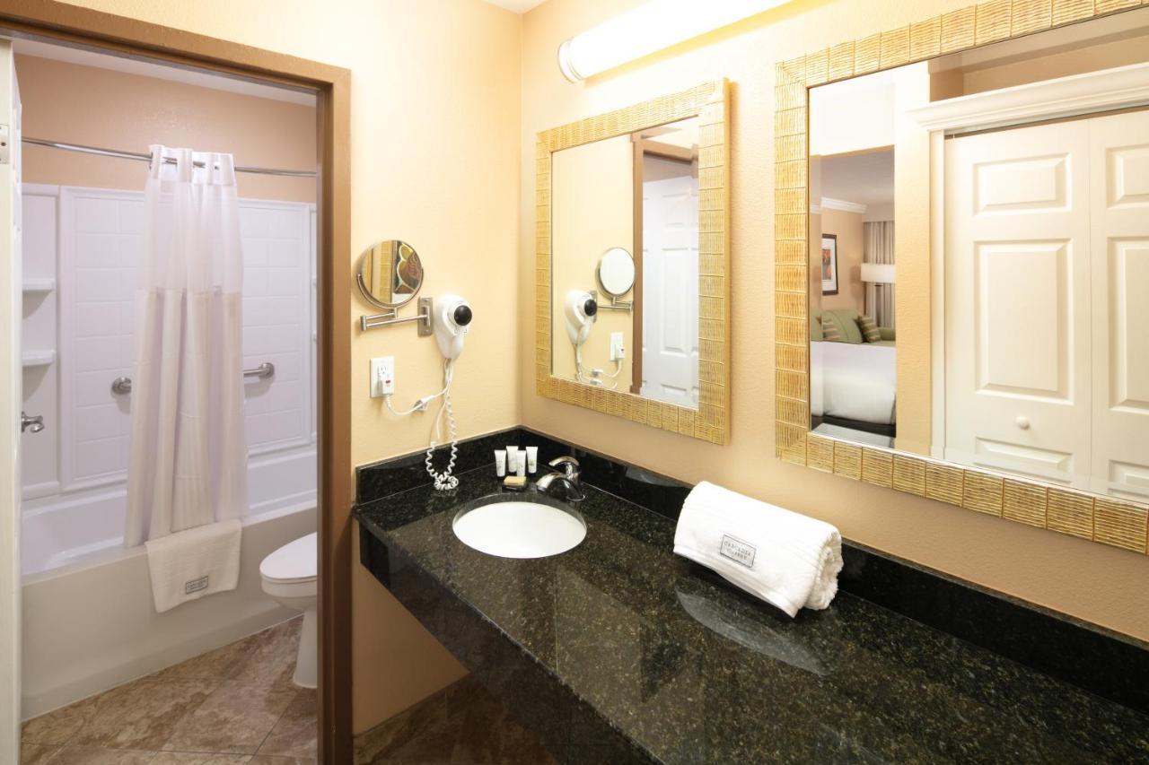 Maingate Hotel