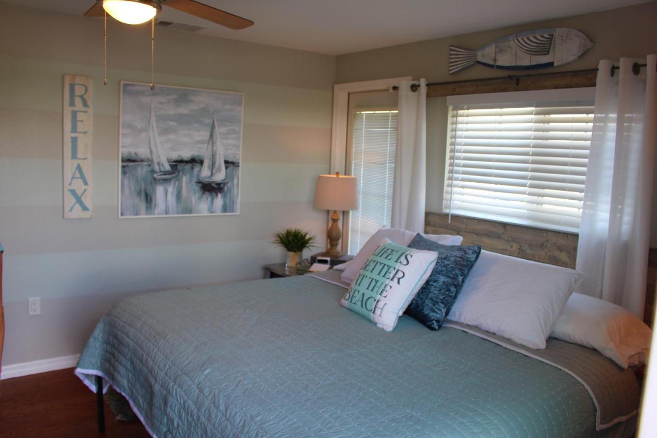 Latitude 26 Waterfront Boutique -