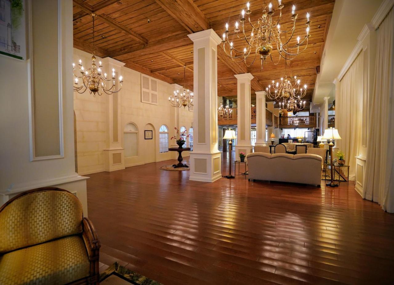 Aparthotel Palm Historic Hotel: Petite Retreat Near *