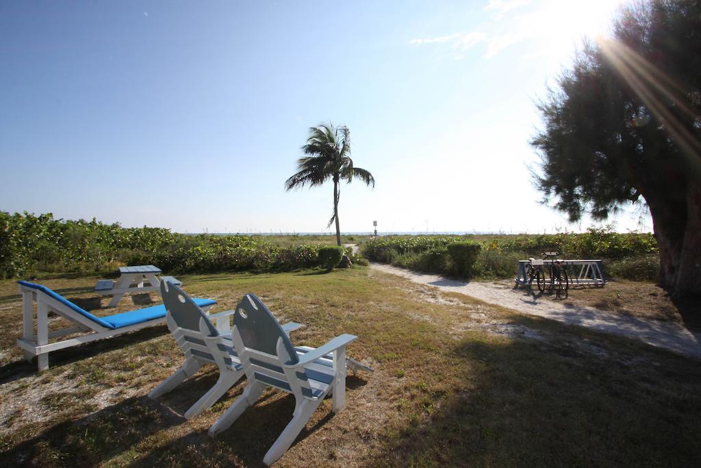 Tropical Winds Beachfront And Motel 3*