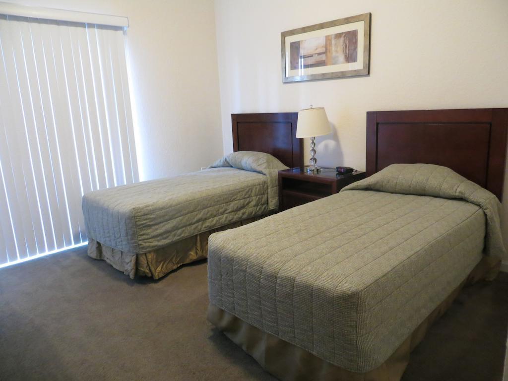 Angela's Palisades - Three Bedroom 406 Apartment