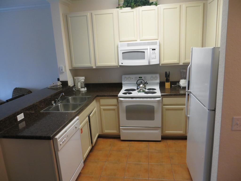 Angela's Palisades - Three Bedroom 406 Apartment Four Corners