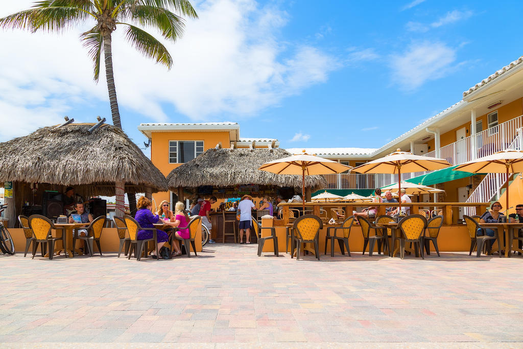 Hotel Riptide Oceanfront 4*