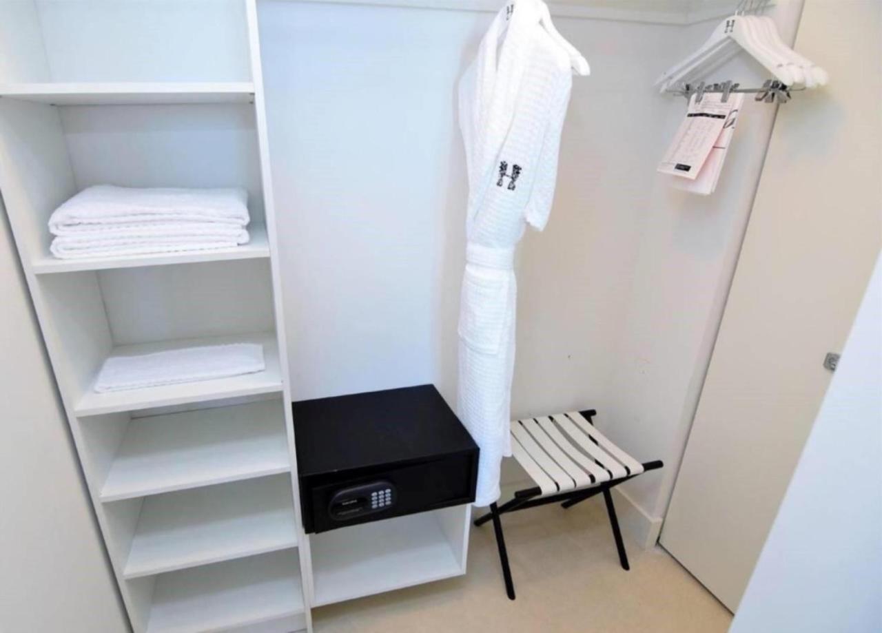Contemporary Apartment Dania Beach