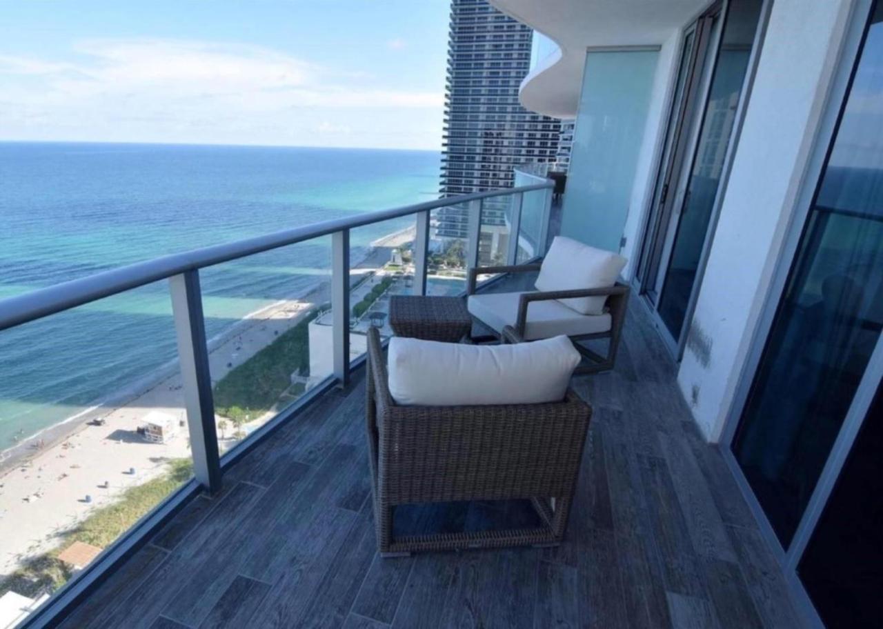 Apartment Contemporary *
