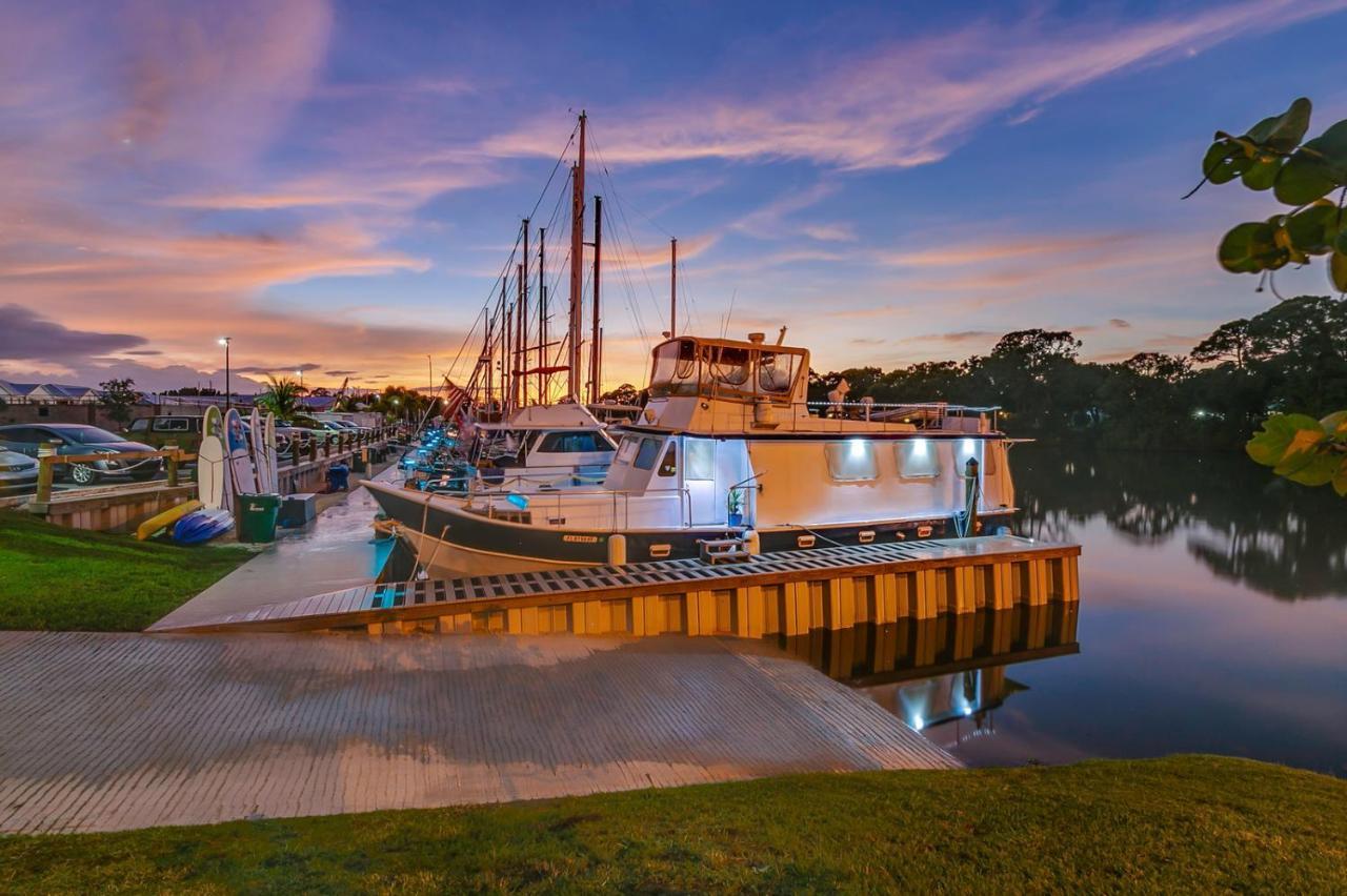 Cape Crossing & Marina Resort