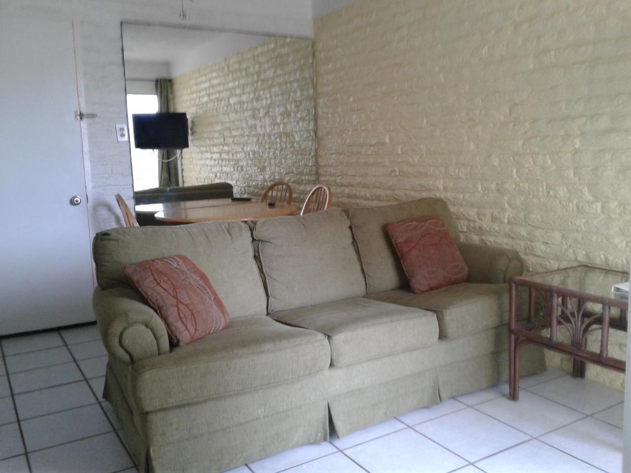 Island Hotel 2*