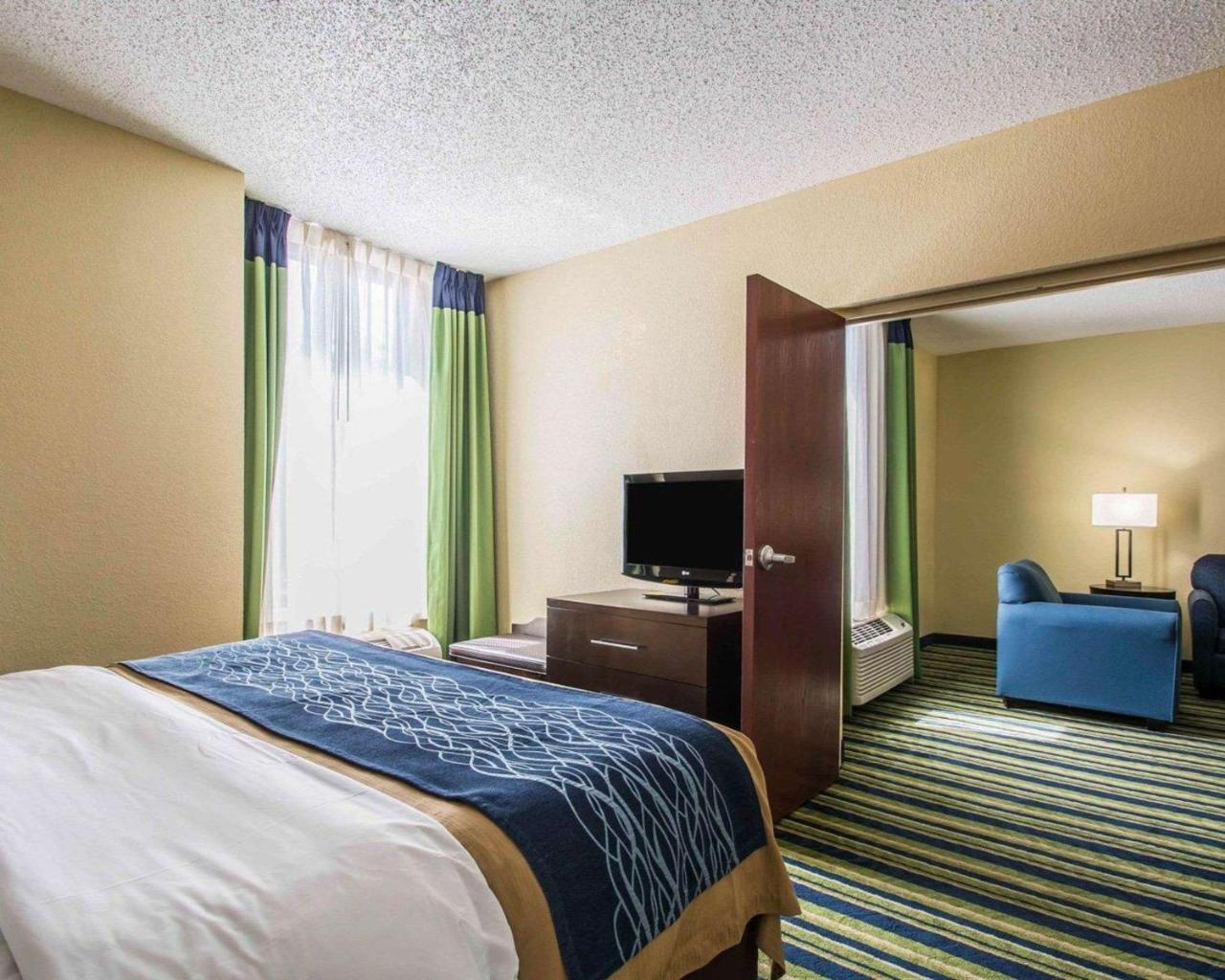 Comfort & - West Palm South Hotel
