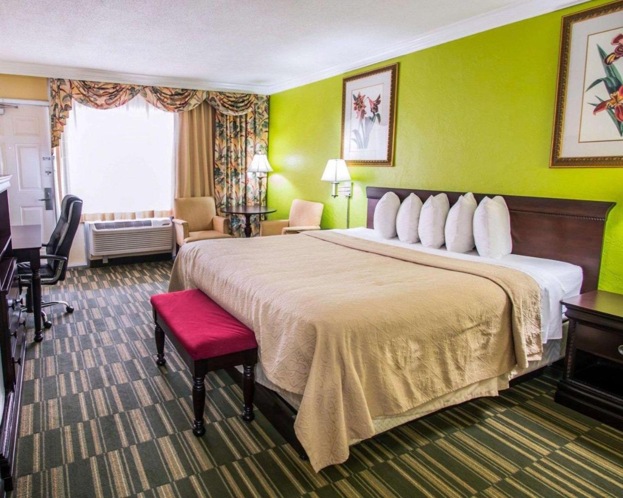 Quality Ormond Oceanfront 3*