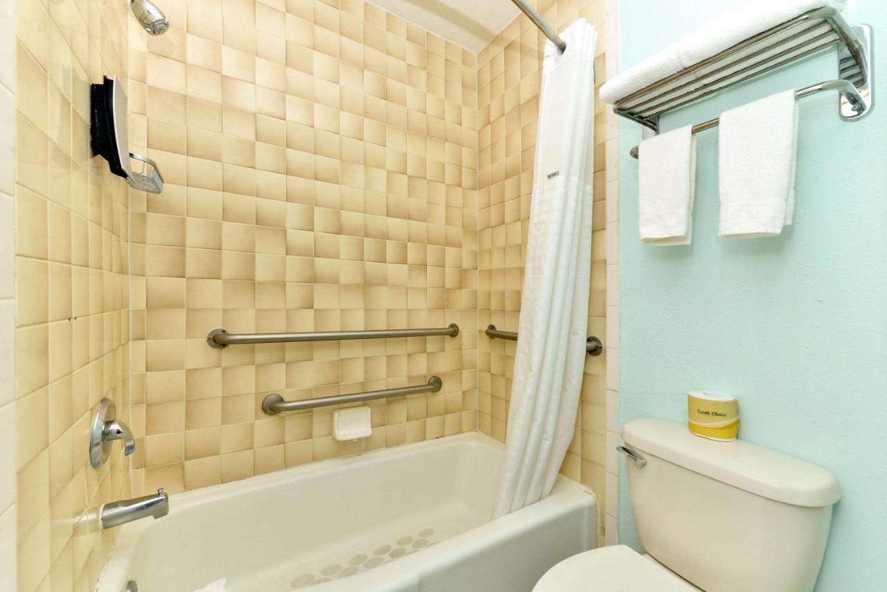 Travelodge By Wyndham Motel 2*