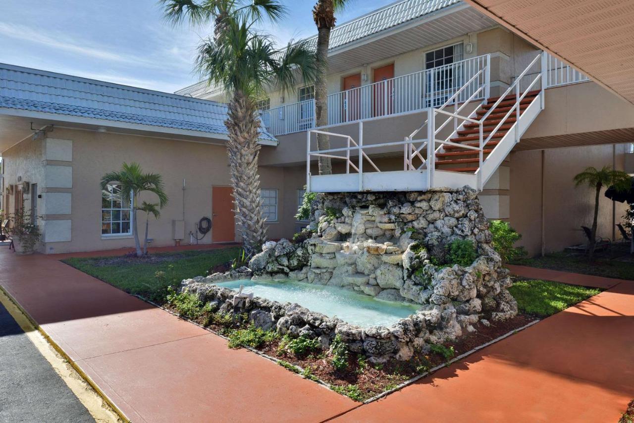 Travelodge By Wyndham Motel