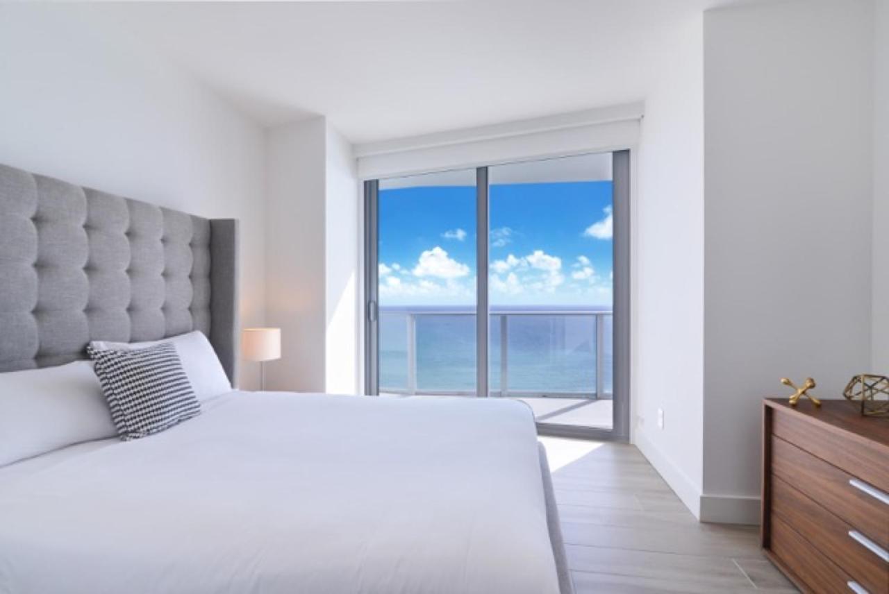 Contemporary * Dania Beach