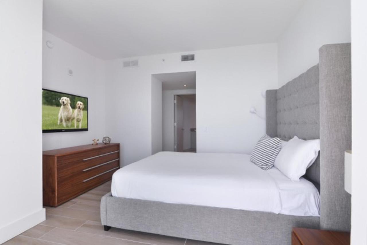 Apartment Contemporary *