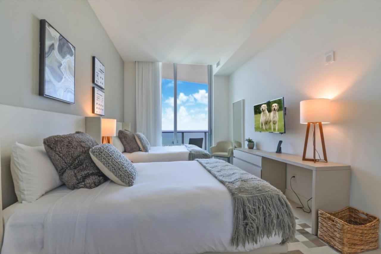 Apartment Contemporary *