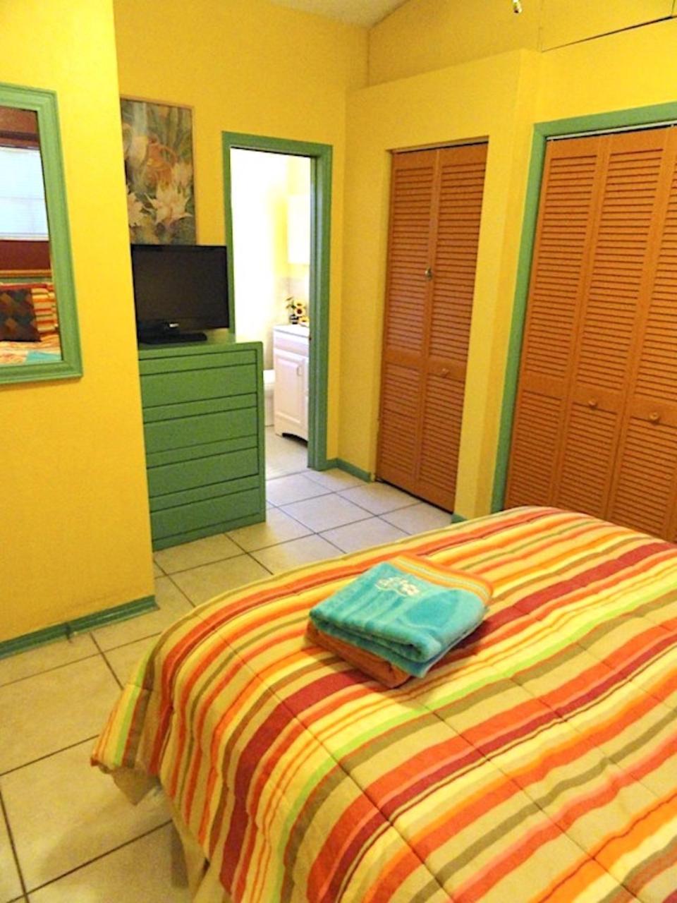 Affordable Beach - One Bedroom Dlx St. Pete Beach