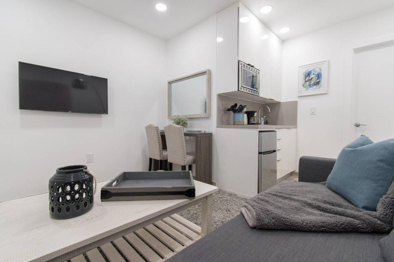Apartment Modern 1br W Parking Space & Walk To The #2 *