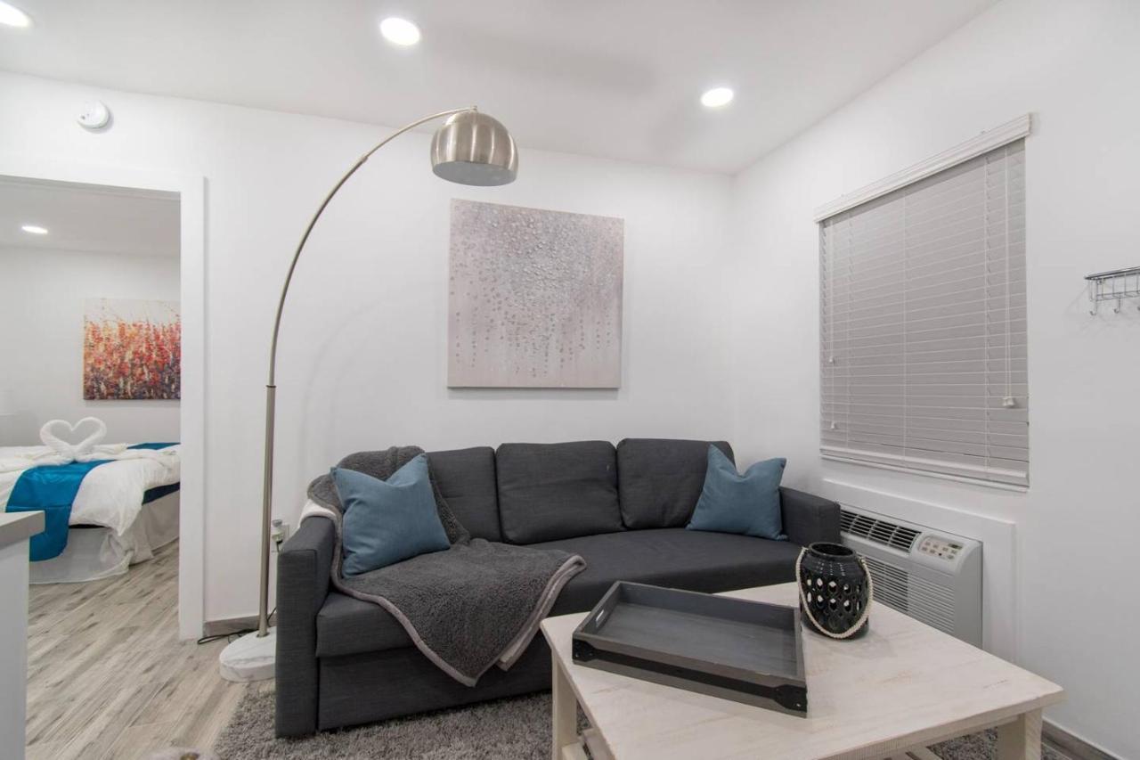 Modern 1br W Parking Space & Walk To The #2