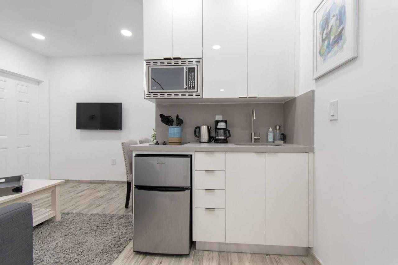 Modern 1br W Parking Space & Walk To The #2 Apartment
