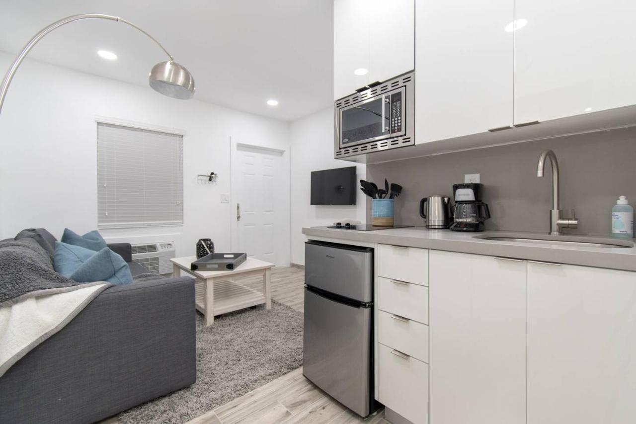 Apartment Modern 1br W Parking Space & Walk To The #2 Hollywood