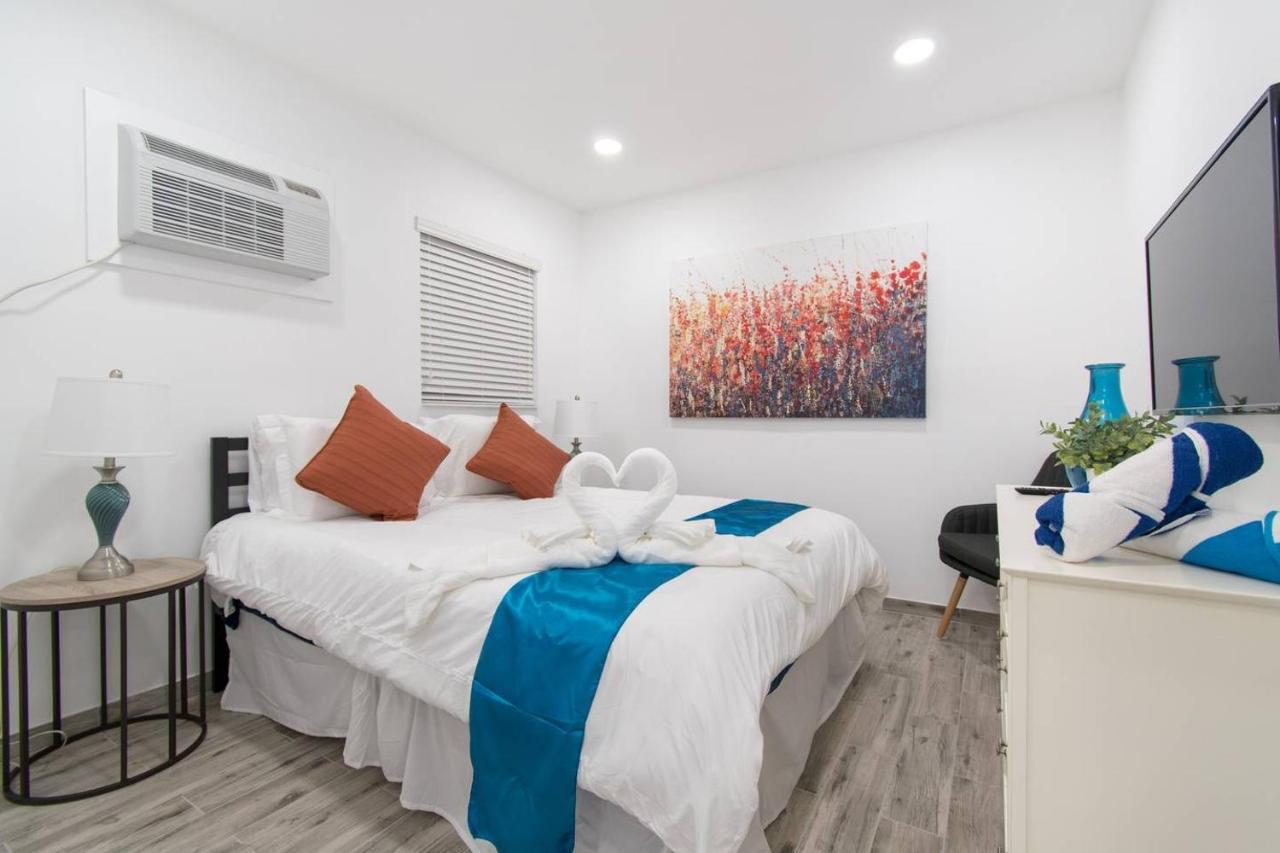 Modern 1br W Parking Space & Walk To The #2 Apartment