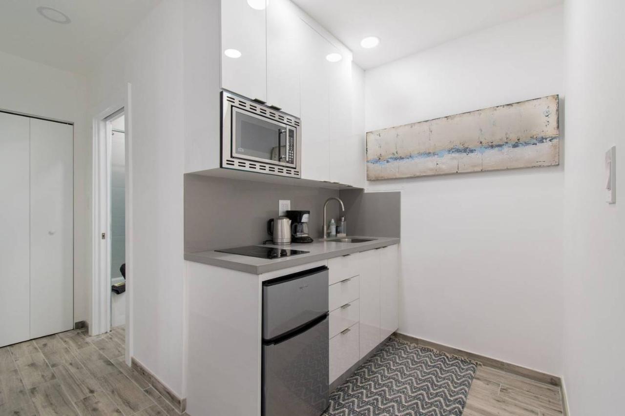 Apartment Trendy 1br W Parking Space & Walk To The #8 Hollywood