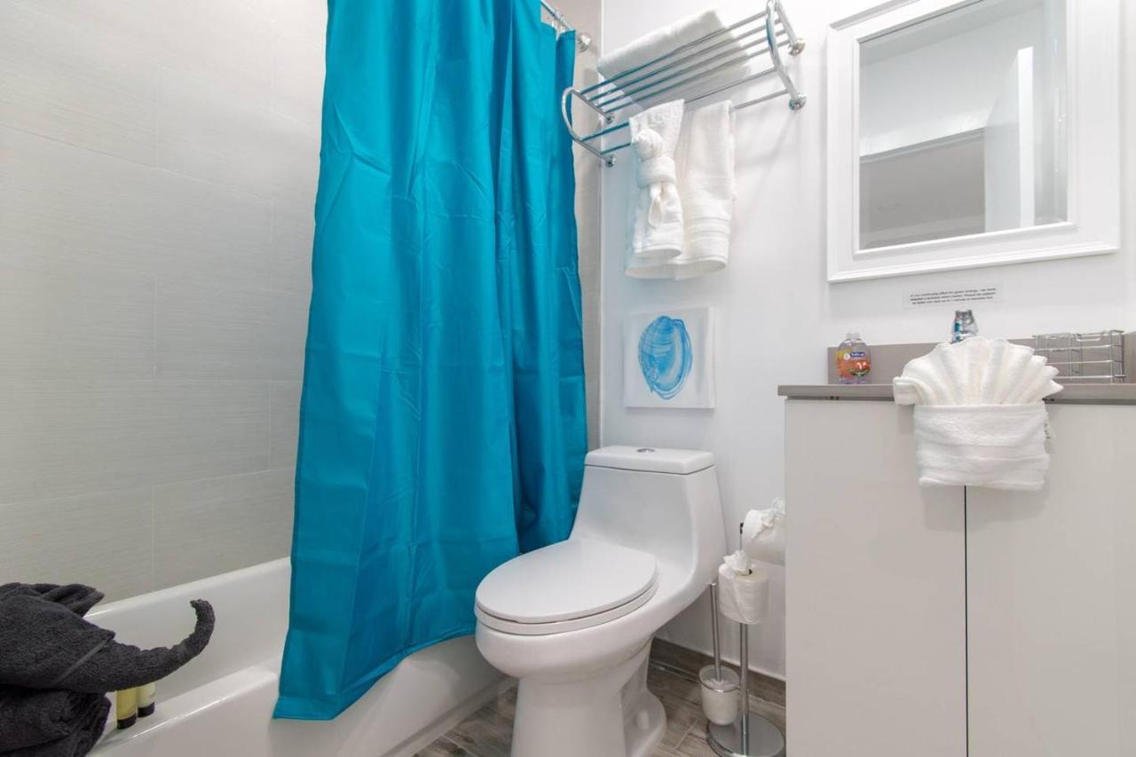 Newly Renovated 1 Bedroom Designer Unit # 3 * Hollywood