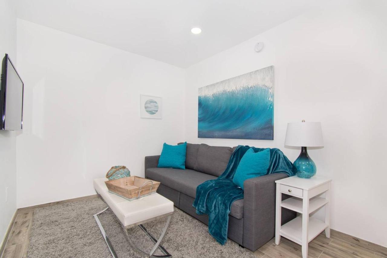 Chic 1 Bedroom W Parking Space & Walk To The #6 * Hollywood