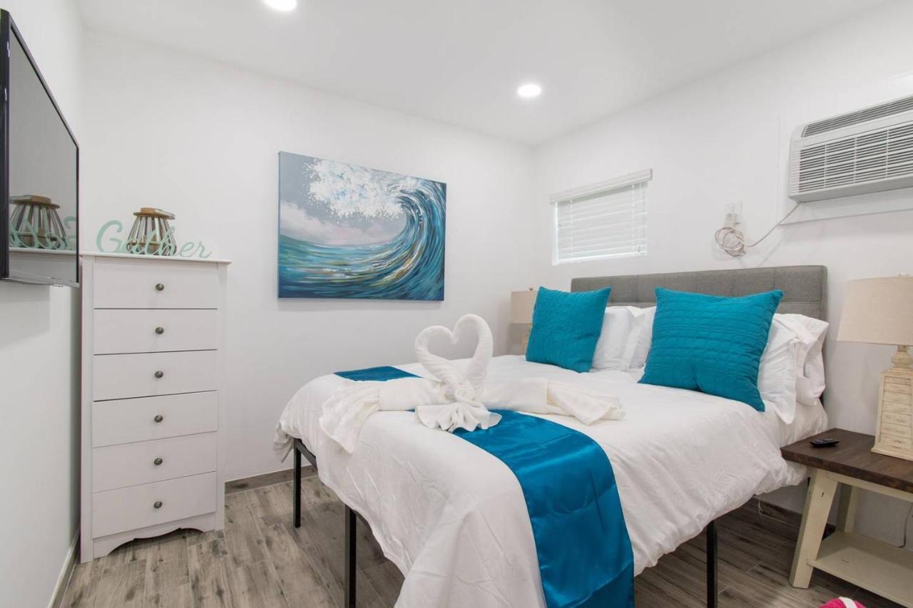 Apartment Chic 1 Bedroom W Parking Space & Walk To The #6 *