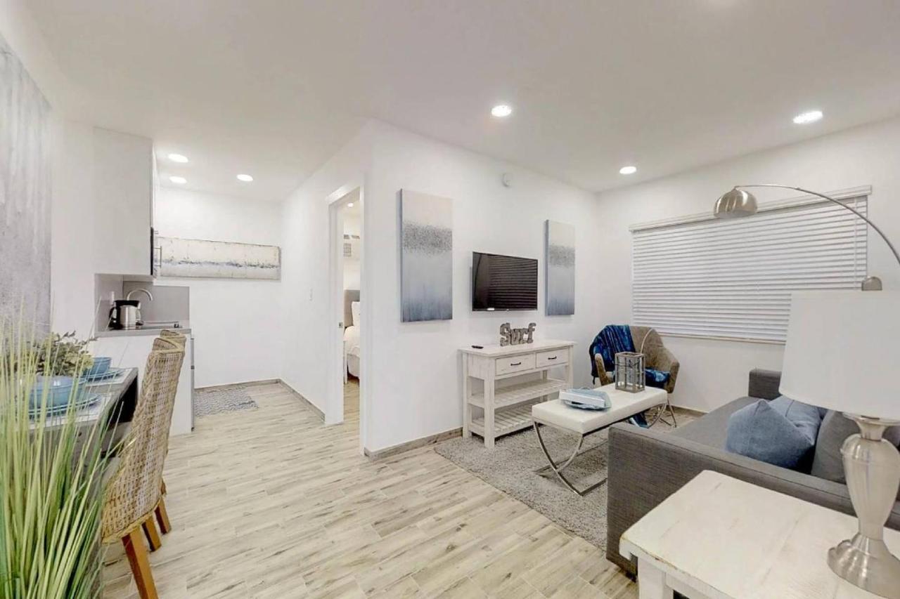 Trendy 1br W Parking Space & Walk To The #8