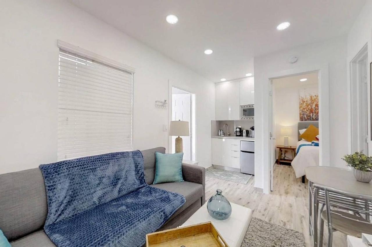 Chick & Fashionable 1 Bedroom Unit # 4 Apartment Hollywood