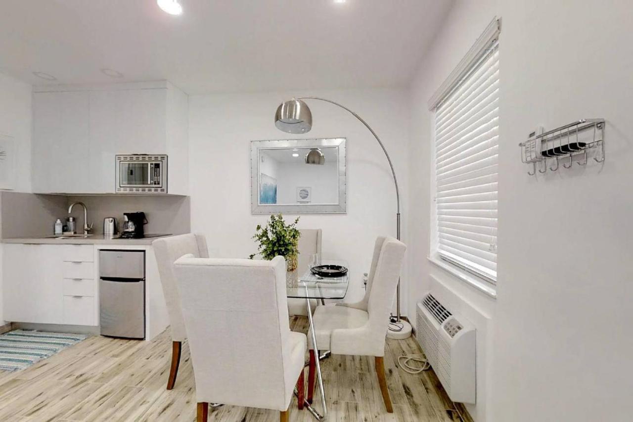 Chic 1 Bedroom W Parking Space & Walk To The #6 * Hollywood