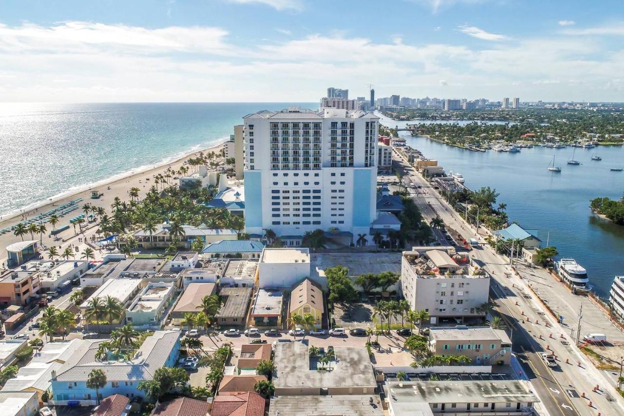 Chic 1 Bedroom W Parking Space & Walk To The #6 *