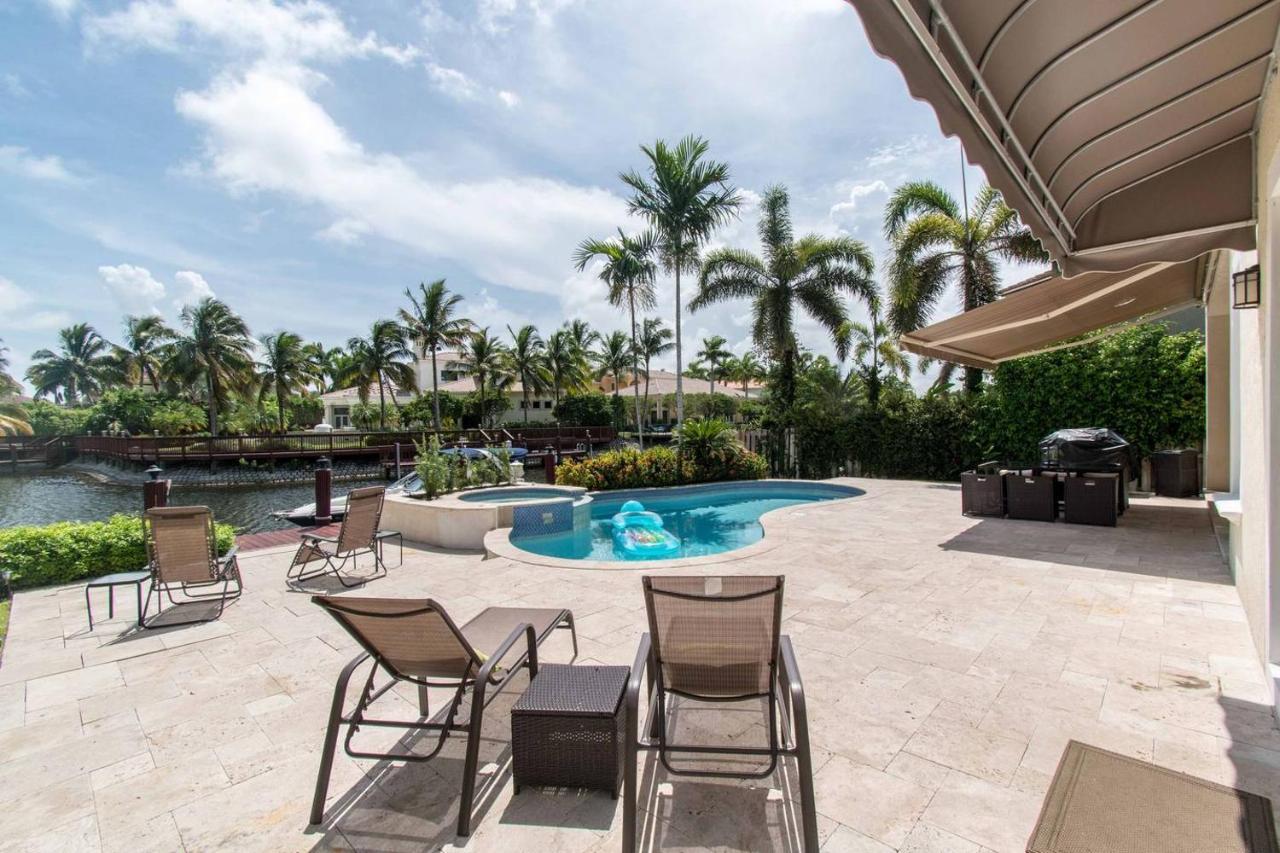 Holiday home Gorgeous 5 Bedroom W/heated Pool Canal Front