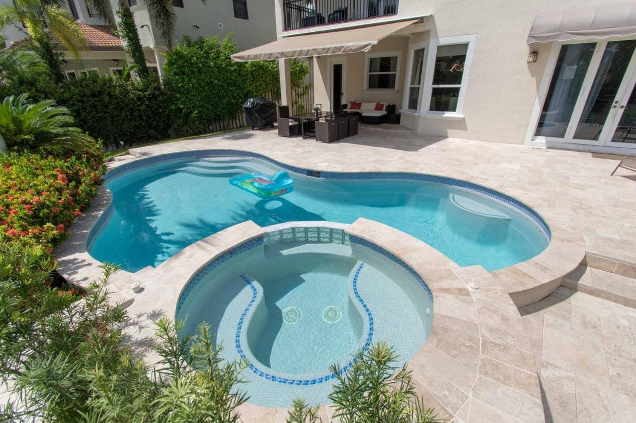 Gorgeous 5 Bedroom W/heated Pool Canal Front * Dania Beach