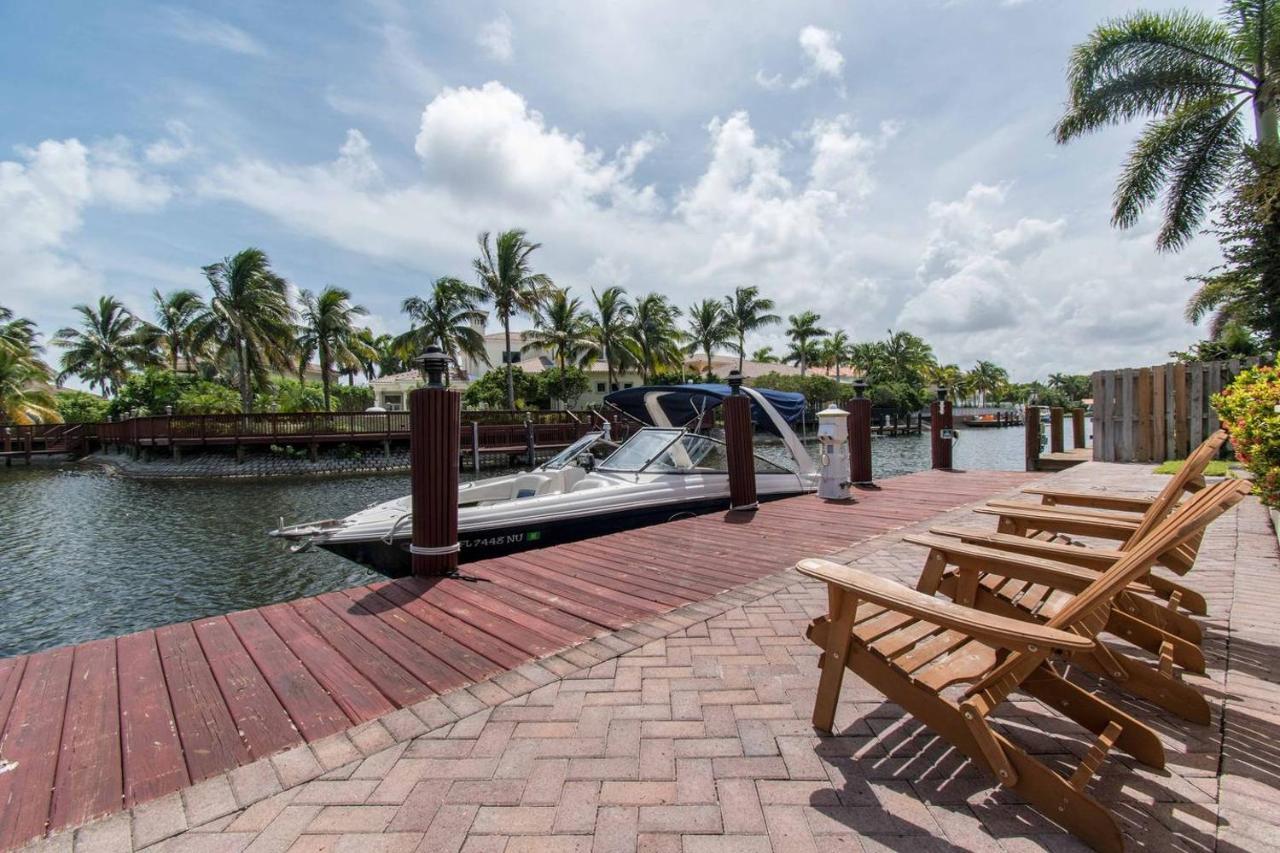 Gorgeous 5 Bedroom W/heated Pool Canal Front Dania Beach