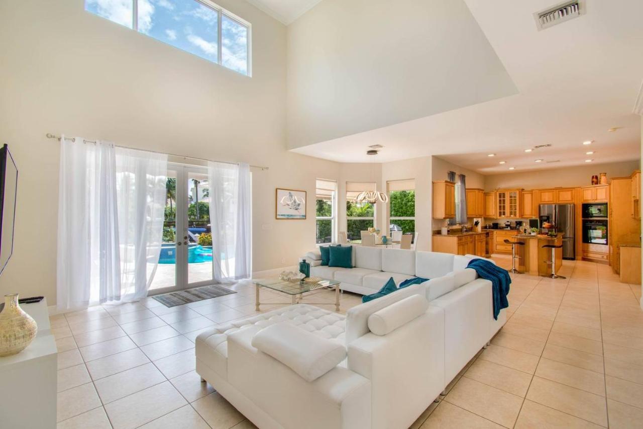 Gorgeous 5 Bedroom W/heated Pool Canal Front * Dania Beach