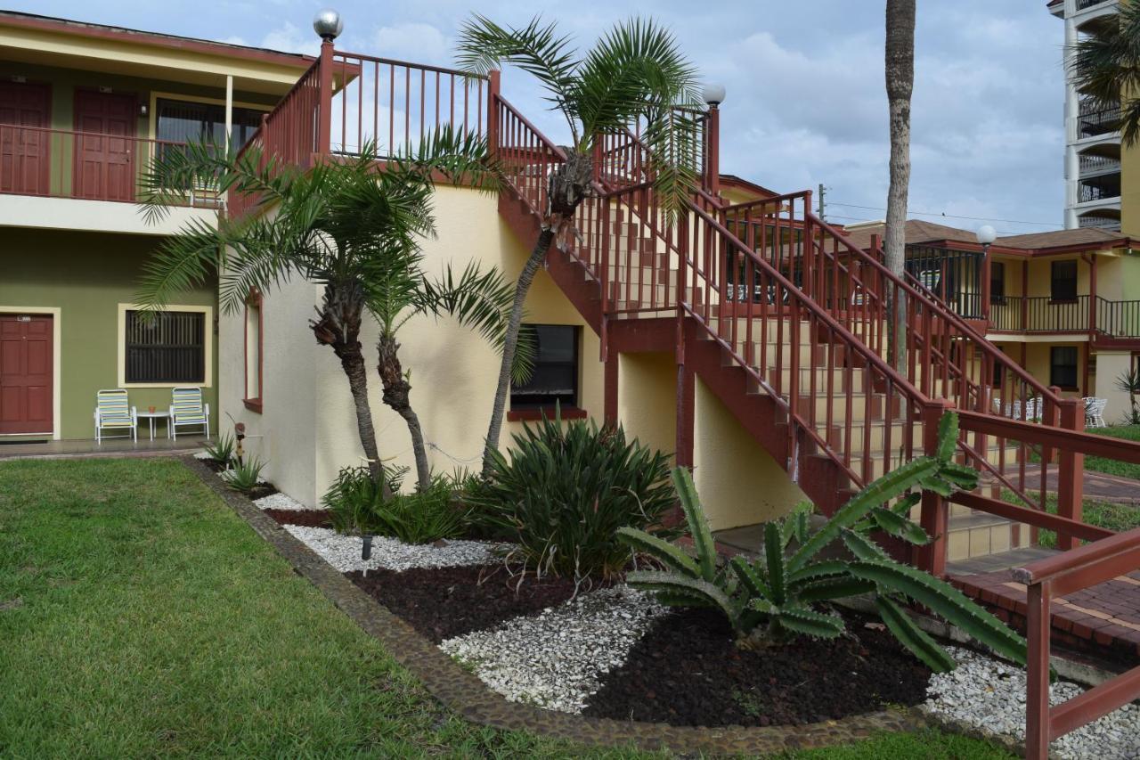 Motel Sails St. Pete Beach