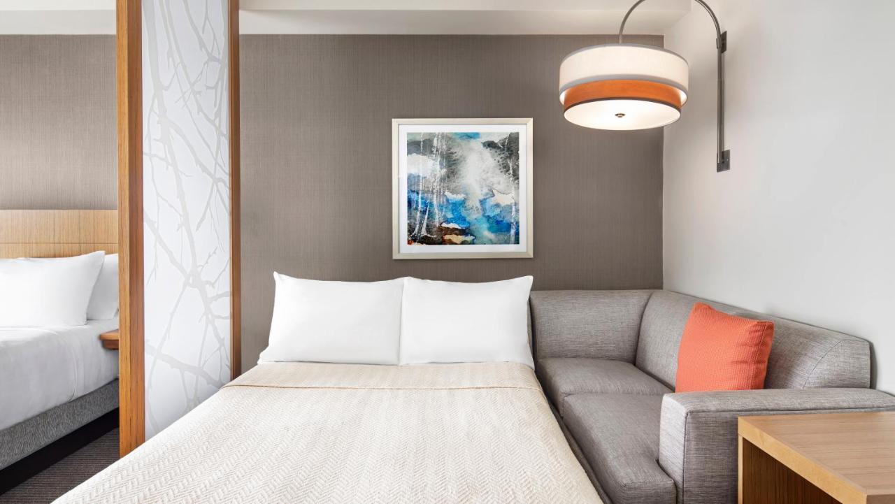 Hyatt Place St. Johns Town Center Hotel 3*