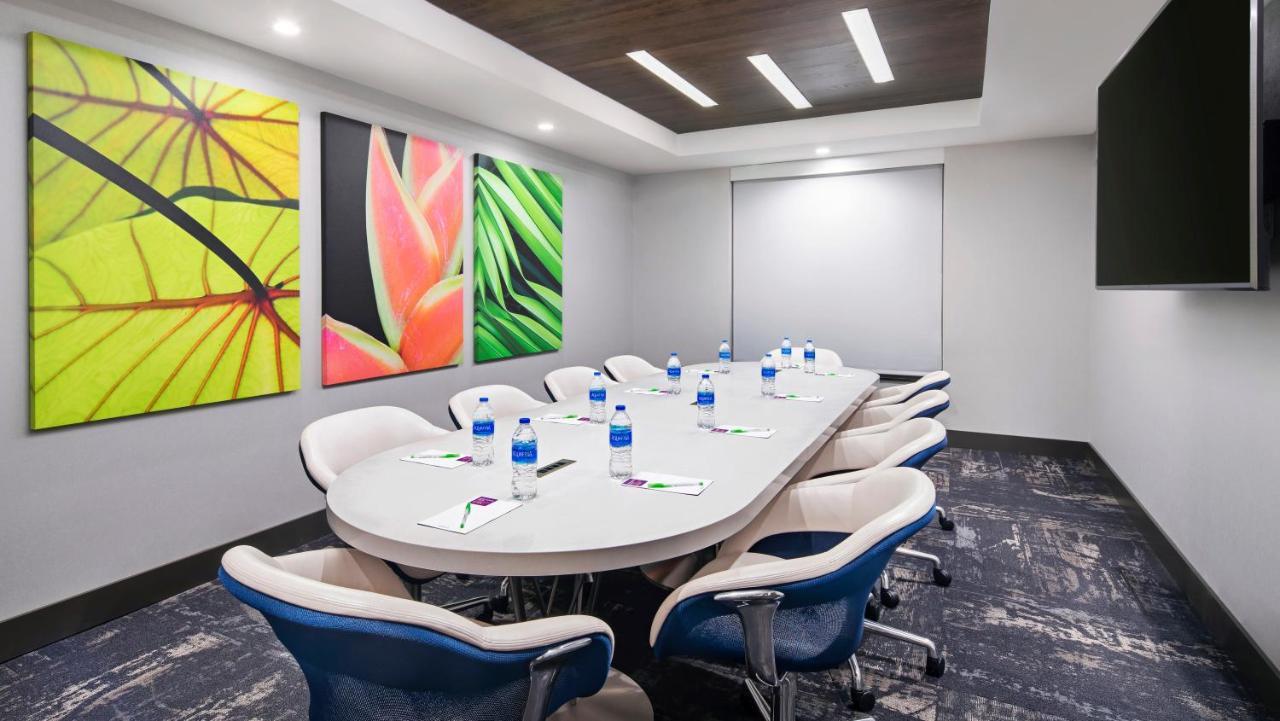 Hyatt Place St. Johns Town Center 3*