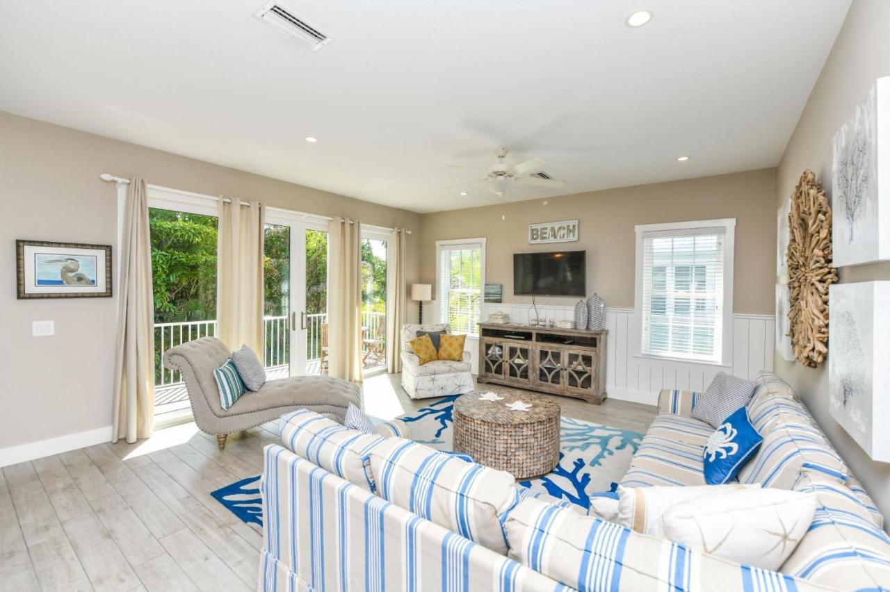 Apartment Just Beachy