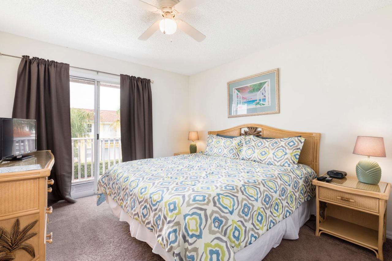 Holiday home Comfortable Vacation Townhouse With Balcony Lb0967