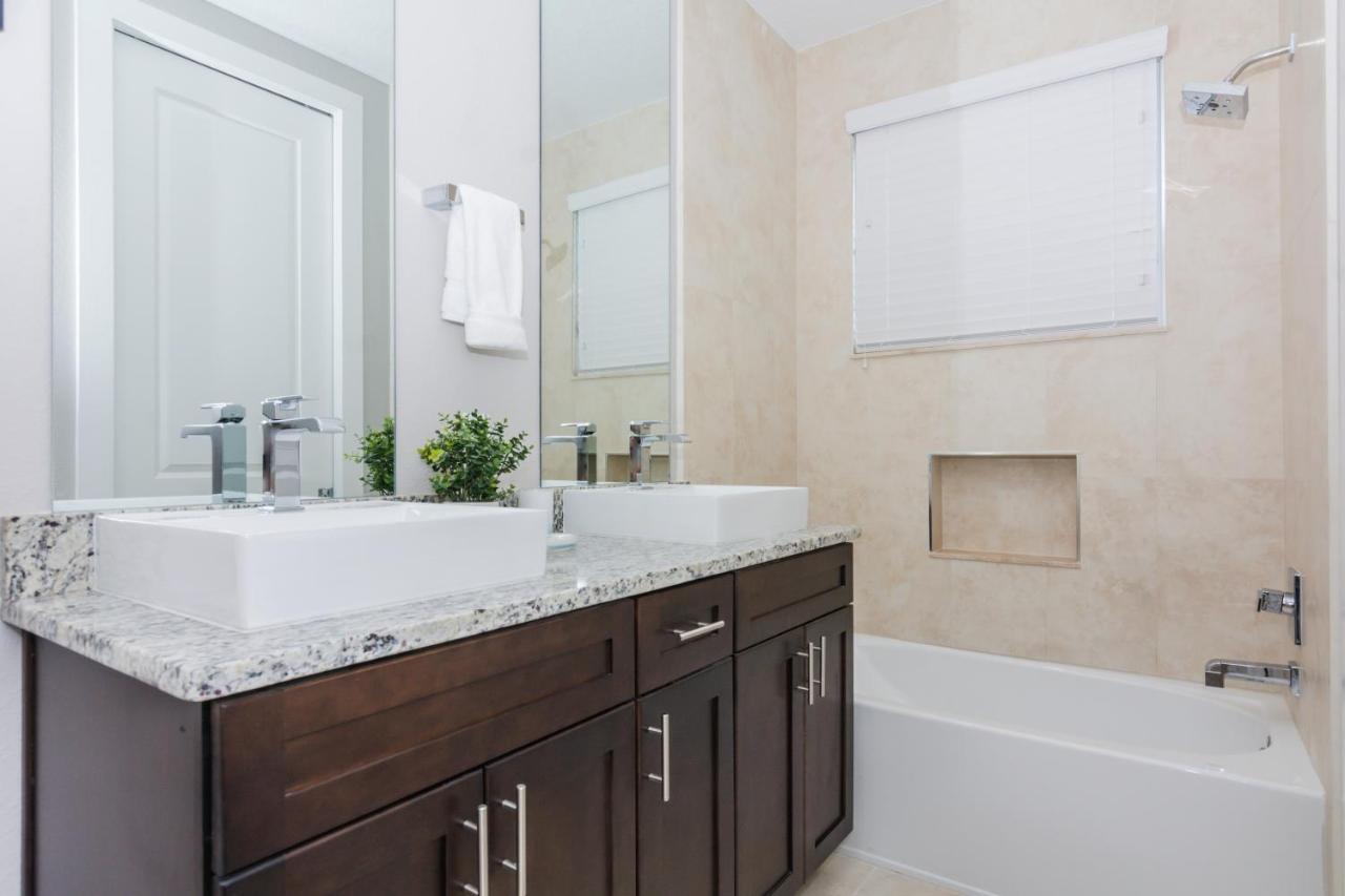 Magical Townhouse With Balcony At Summerville Orlando Su7528