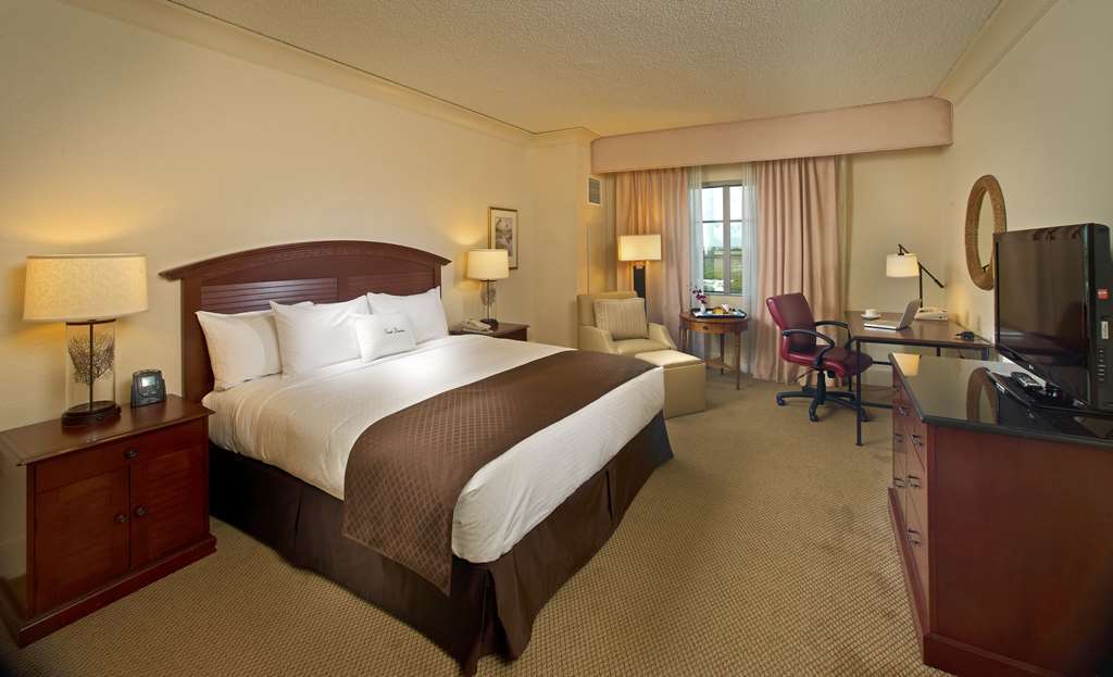 Hotel Doubletree By Hilton - Sawgrass Mills 4*