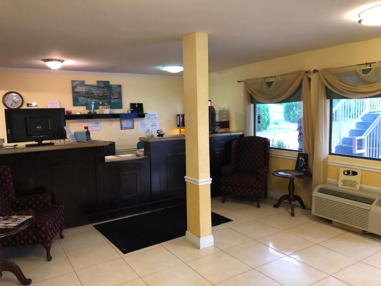Hotel Executive Garden Titusville