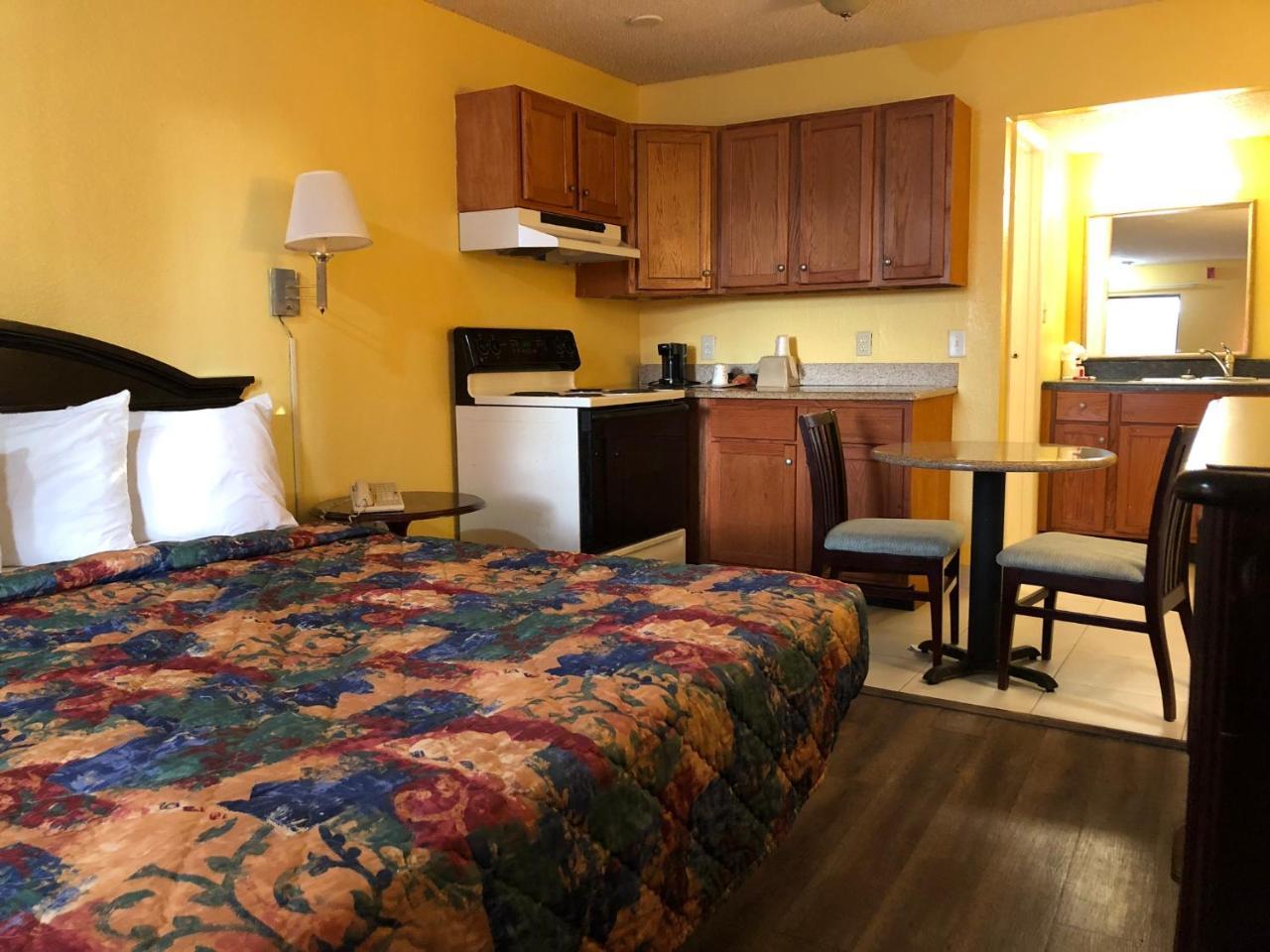 Hotel Executive Garden Titusville