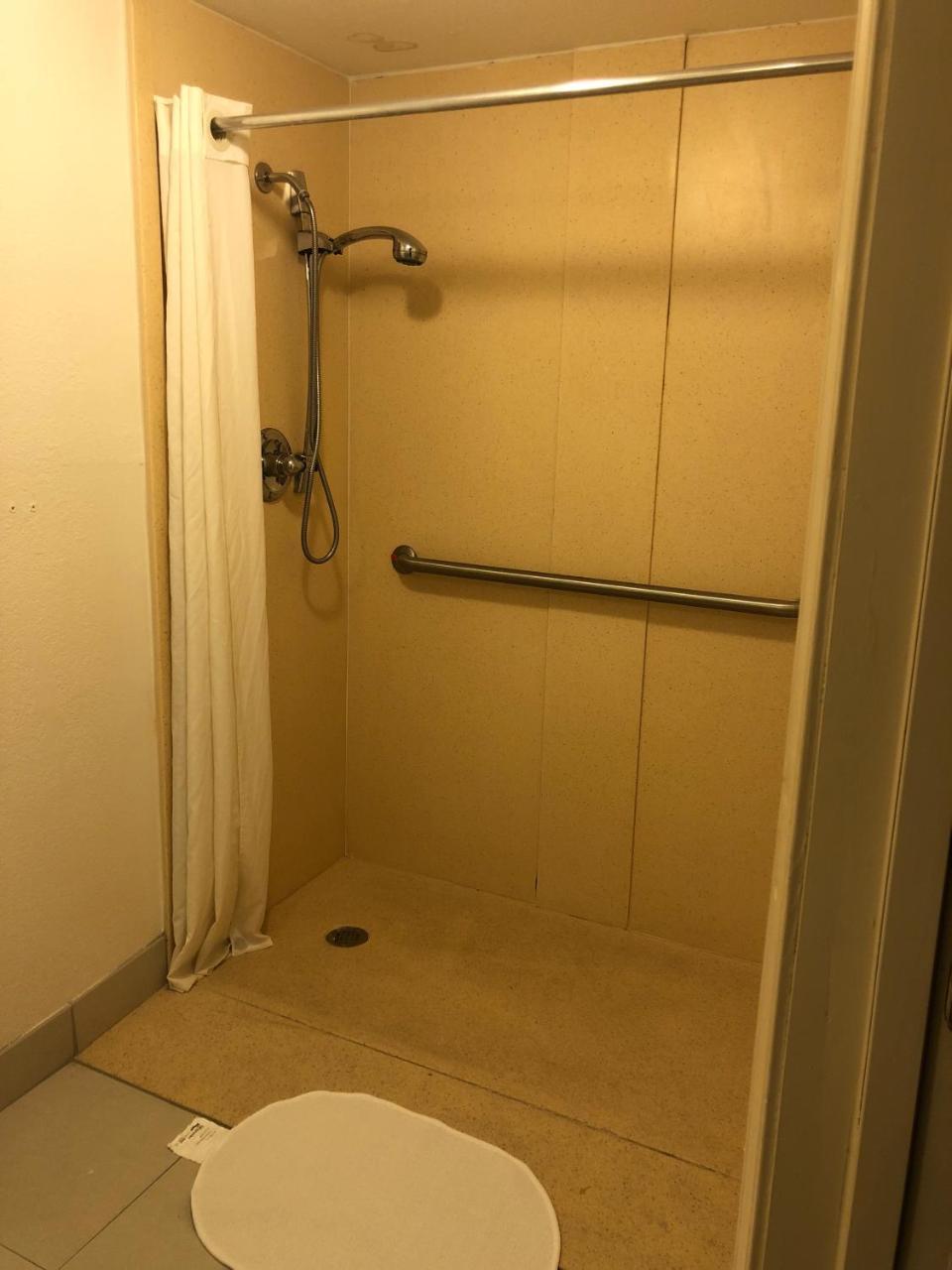 Hotel Executive Garden Titusville