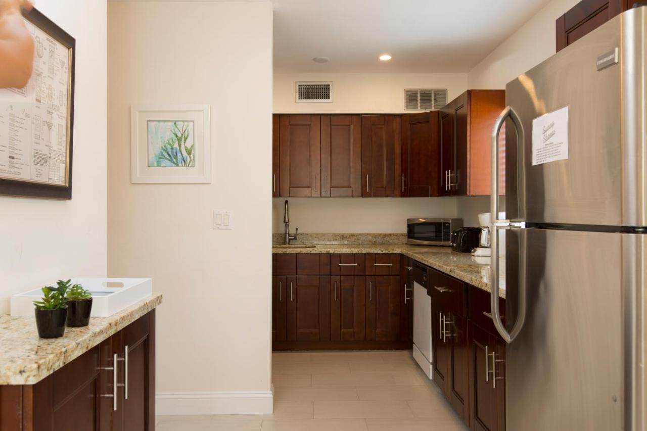 Sunny Shores & Suites