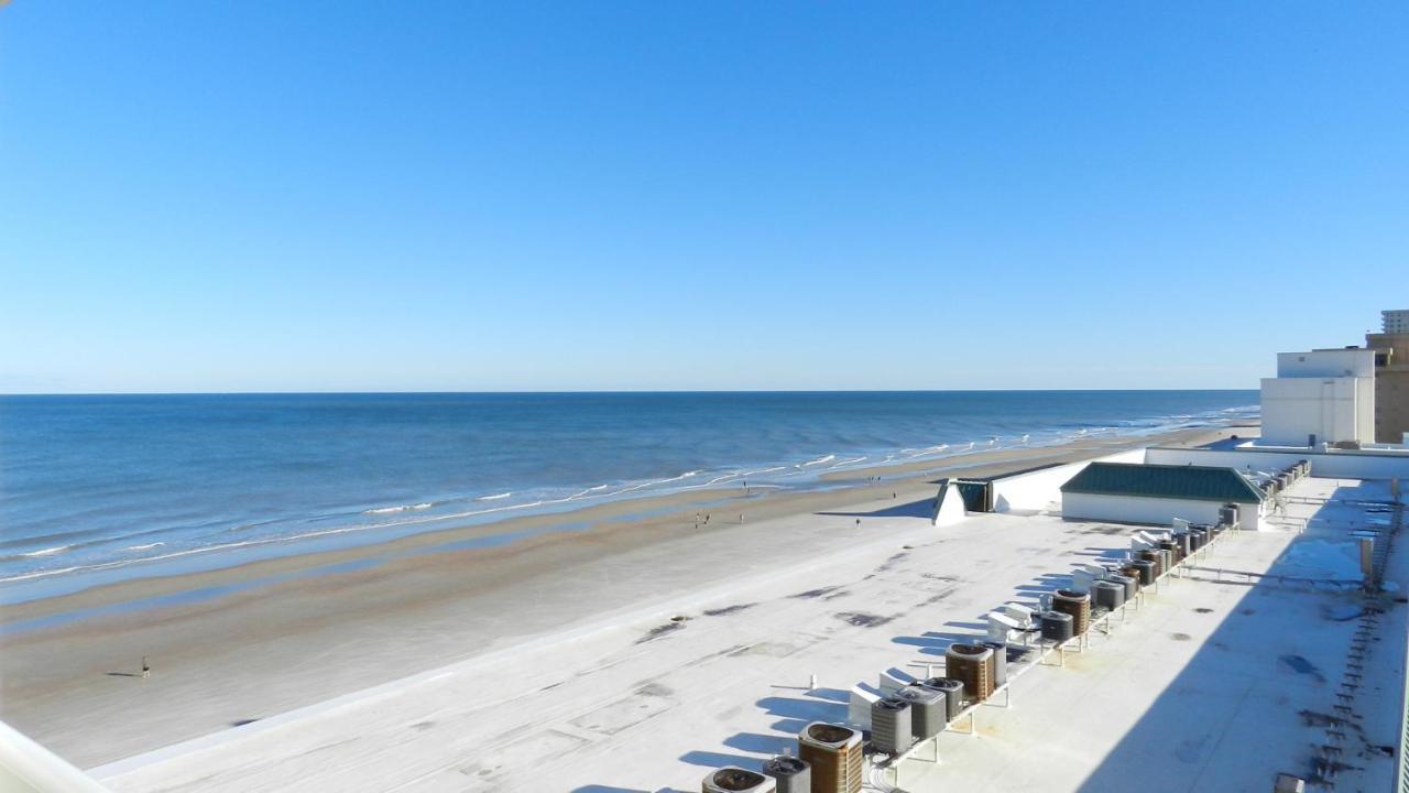 Beach Getaway 2 Queen Bed Studio 809 * Daytona Beach